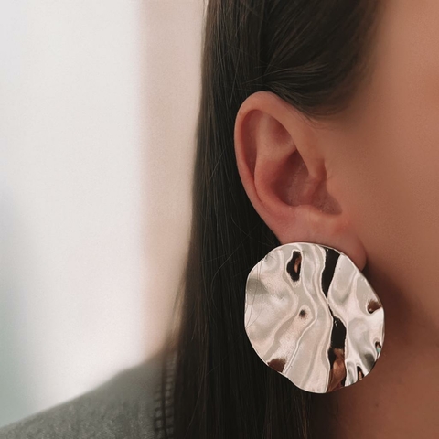 Brinco Prata redondo Martelado Brilhante