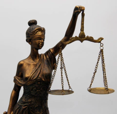 ESCULTURA JUSTICIA - comprar online