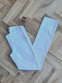 2da- Jean chupin blanco LEVIS