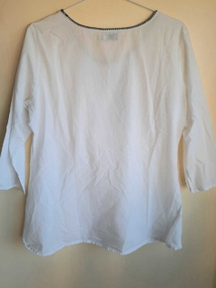 Camisola con bordado azul de FABINDIA - comprar online