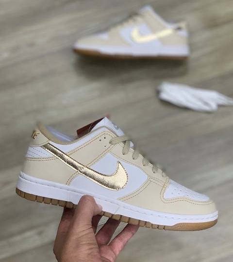 Tênis Nike Dunk Low Bege