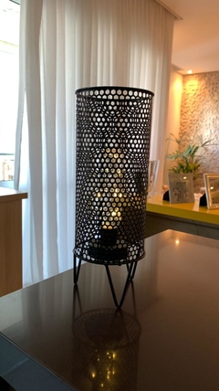 Luminária de metal preta
