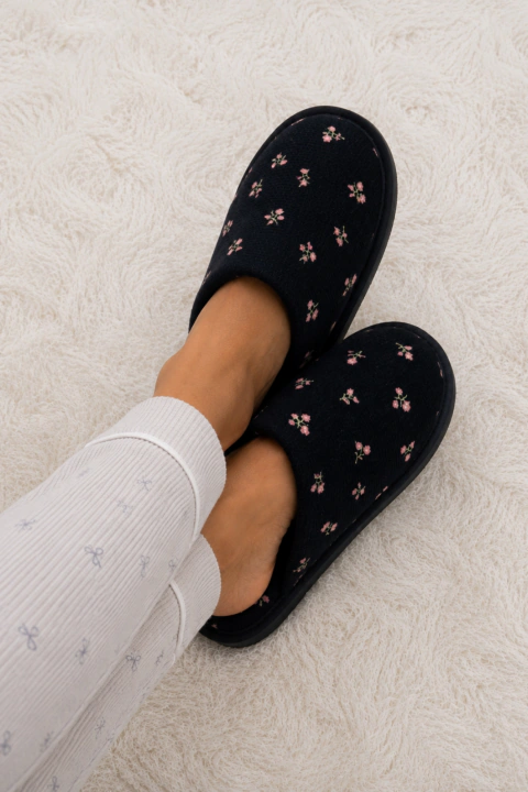 PANTUFLA CERRADA FLORCITAS