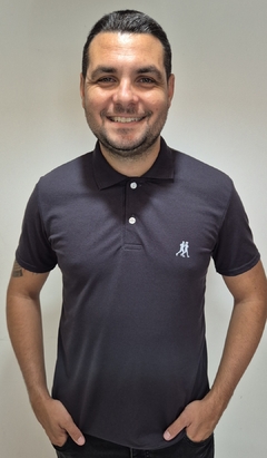 Camisa Polo Cinza Chumbo na internet