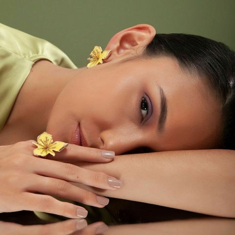 Anel design flor lime.