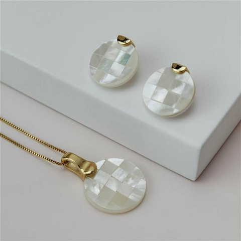 Brincos Madrepérolas.