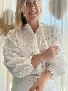 camisa broderie flores
