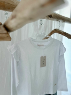 Remera volados blanca - comprar online