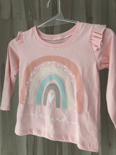 Remera arcoíris en internet