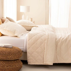 Cubrecama con Corderito Queen Size - comprar online