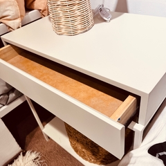 Imagen de MESA DE LUZ PISTACHO