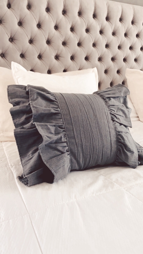 Almohadón Volados Gris