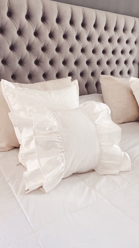 Almohadón Volados off white