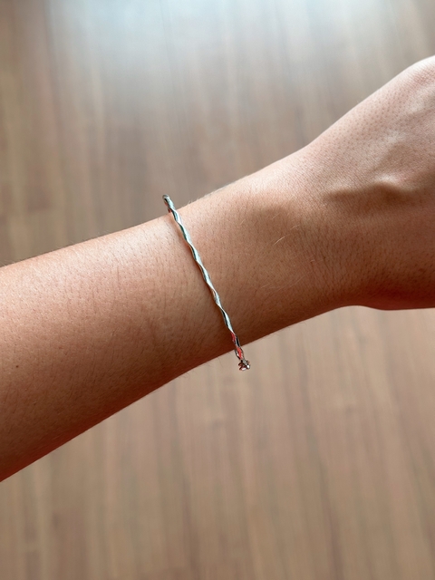 Bracelete torcido