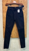 calça skiny Dardakjeans preta com cinto - comprar online