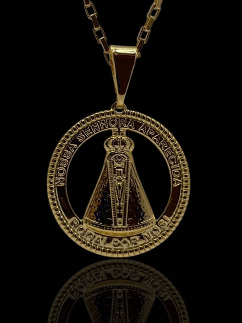 PINGENTE NOSSA SENHORA CIRCULAR COM GRAVAÇÃO - 2X2CM - BANHADO A OURO 18K