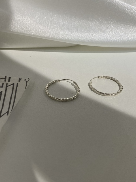 Brinco Classic Alba Prata 925 - Argola torcida pequena