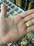 PINGENTE CRUZ COM VINCO E BORDA DETALHADA TAMANHO P - 2,3X1,6CM - BANHADO A OURO 18K - comprar online