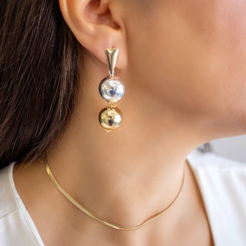 Brinco Esferas Dre - Banho Ouro e Prata