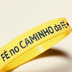 Pulseira de Silicone de Caminho da Fé em Baixo Relevo - AMARELA