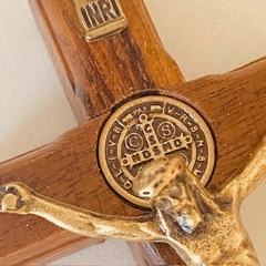 Mini Crucifixo com Medalha de São Bento com Dupla Face - Loja D`Lucas