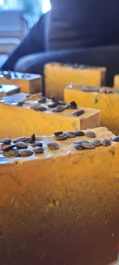 Sabonete fitoterápico de chocolate com maracujá - Glicerinado - comprar online