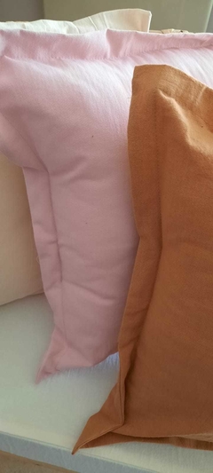 ALMOHADÓN DE TUSSOR "ROSA" en internet