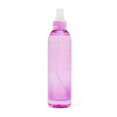 Frasco de Body Splash Amor Mist Alleva de 200ml, com líquido rosa e borrifador.