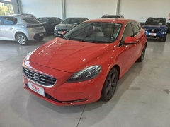 Volvo / V40 2.0 T4 DYNAMIC TURBO - PR Automóveis