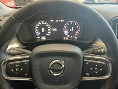 Volvo / XC40 2.0 T4 MOMENTUM - comprar online
