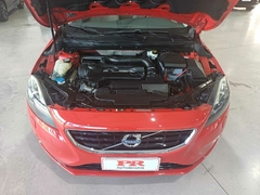 Volvo / V40 2.0 T4 DYNAMIC TURBO - loja online