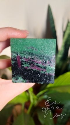 RUBI ZOISITA ° Cubo Bruto na internet