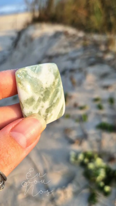 Eu aprendi a me elevar sem perder o chão · SERAFINITA no Quartzo Cabochão na internet