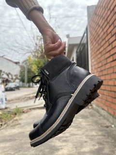 Borcego New Foot - La Bomba