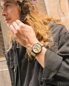 Reloj Swatch Unisex SWATCH ART JOURNEY 2023 Untitled By Jean-michel Basquiat SUOZ355 - comprar online