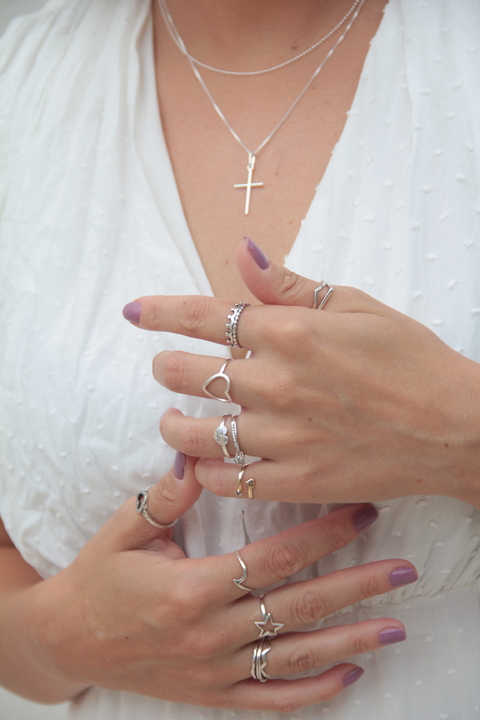 Colar Crucifixo Delicado