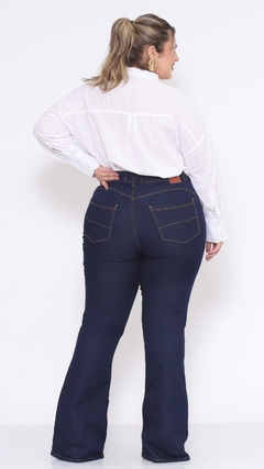 CALÇA JEANS BOOT CUT PLUS na internet