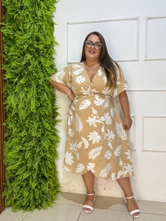 VESTIDO CREPE ENVELOPE FLORAL BEGE na internet