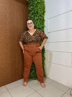 CALÇA ALFAITARIA COM CINTO PLUS MARROM - comprar online