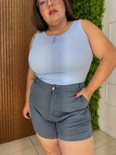 SHORT SARJA RISCADINHO CINZA na internet