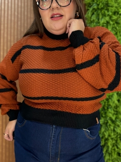 TRICÔ LISTRAS GOLA ALTA MARROM/PRETO - comprar online