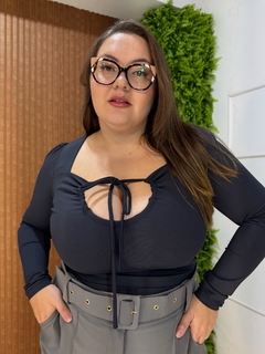 CROPED POLIAMIDA PLUS COM AMARRAÇÃO PRETO na internet