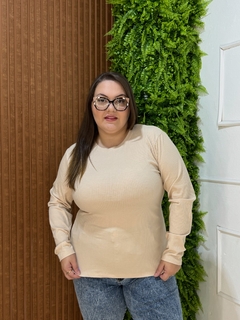 CACHAREL GOLA REDONDA CANELADA PLUSSIZE BEGE CLARO - Moda Básica & Identidade Urbana