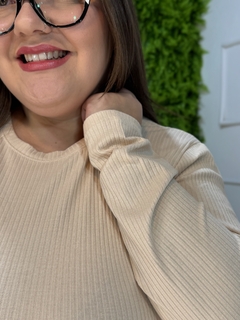 CACHAREL GOLA REDONDA CANELADA PLUSSIZE BEGE CLARO - comprar online