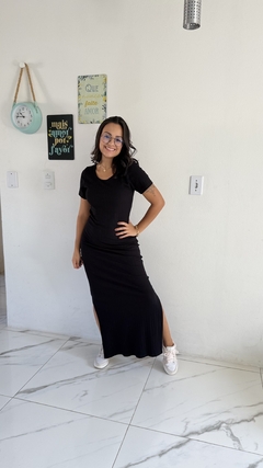 VESTIDO CANELADO LONGUETE PRETO na internet