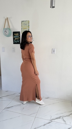 VESTIDO CANELADO LONGUETE BEGE na internet