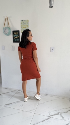 VESTIDO CANELADO TELHA na internet