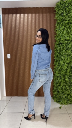 CAMISA JEANS - Moda Básica & Identidade Urbana