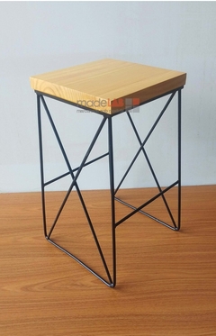 Banqueta X 70X34CM PINUS - BANQX7034PTOPINUS - MadeLAB Móveis | Móveis Industriais | Móveis sob-medida | Mesas | Estantes