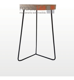 Banqueta Three Ferro 1/2'' + Pinus - 45cm- BANQTHREE45BCO - MadeLAB Móveis | Móveis Industriais | Móveis sob-medida | Mesas | Estantes